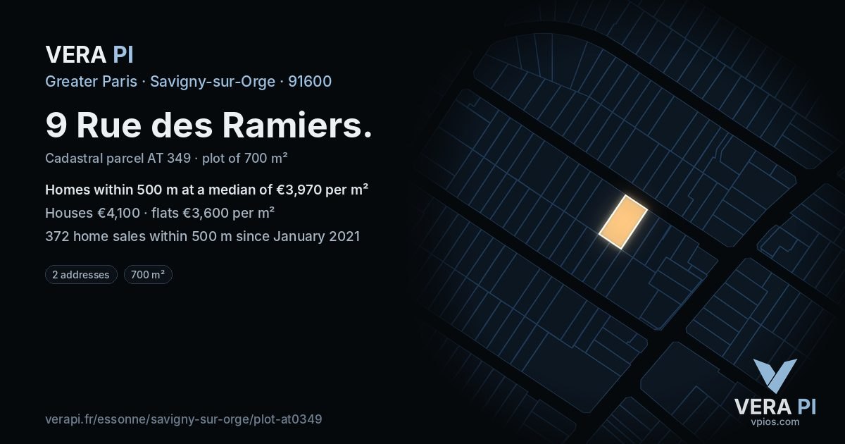 9 Rue des Ramiers, Savigny-sur-Orge at night – the plot lit, the parcels around coloured by the prices near them