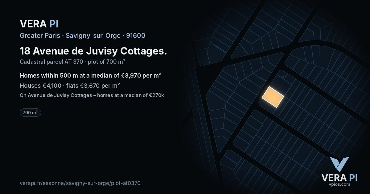 18 Avenue de Juvisy Cottages, Savigny-sur-Orge at night – the plot lit, the parcels around coloured by the prices near them