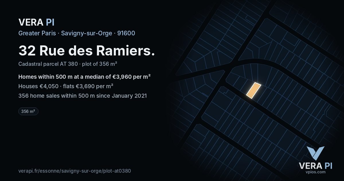 32 Rue des Ramiers, Savigny-sur-Orge at night – the plot lit, the parcels around coloured by the prices near them
