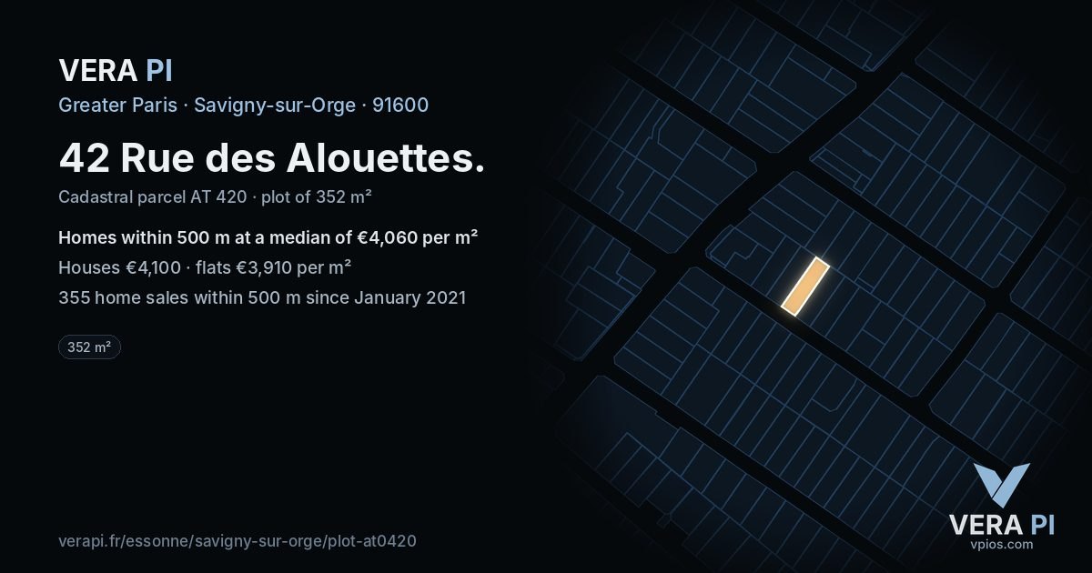 42 Rue des Alouettes, Savigny-sur-Orge at night – the plot lit, the parcels around coloured by the prices near them