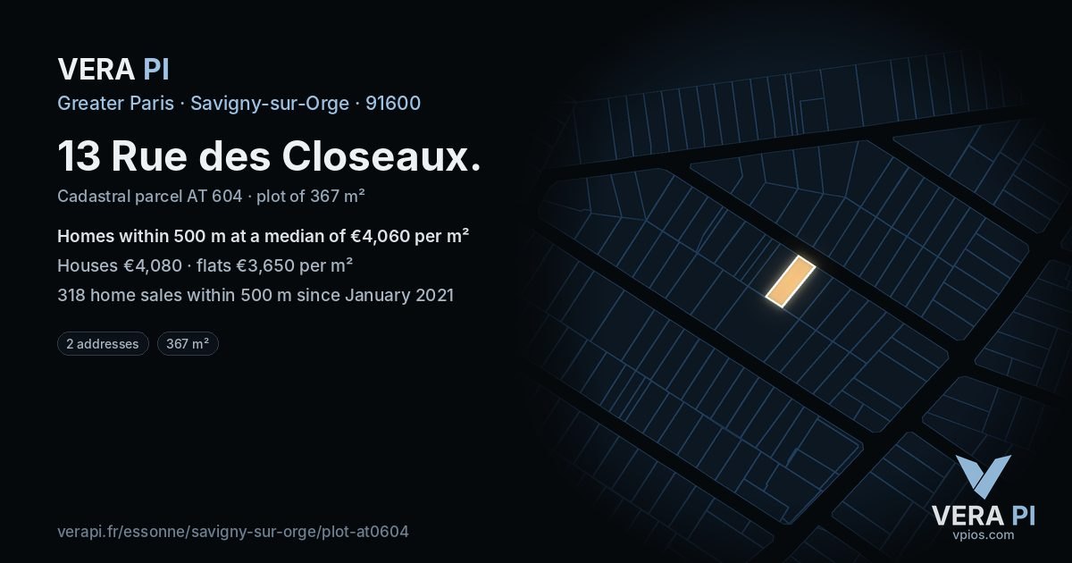 13 Rue des Closeaux, Savigny-sur-Orge at night – the plot lit, the parcels around coloured by the prices near them