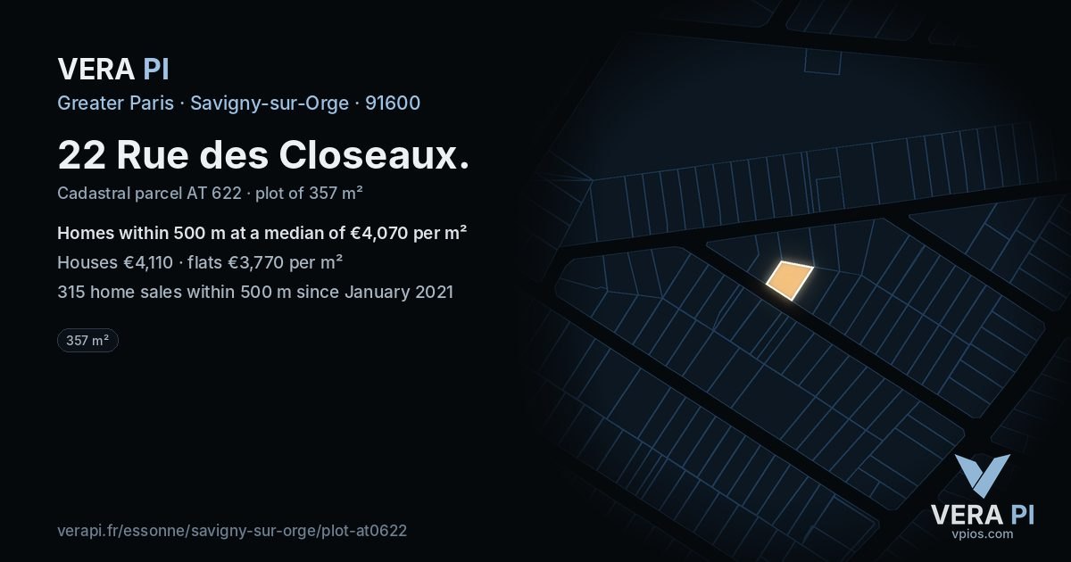 22 Rue des Closeaux, Savigny-sur-Orge at night – the plot lit, the parcels around coloured by the prices near them