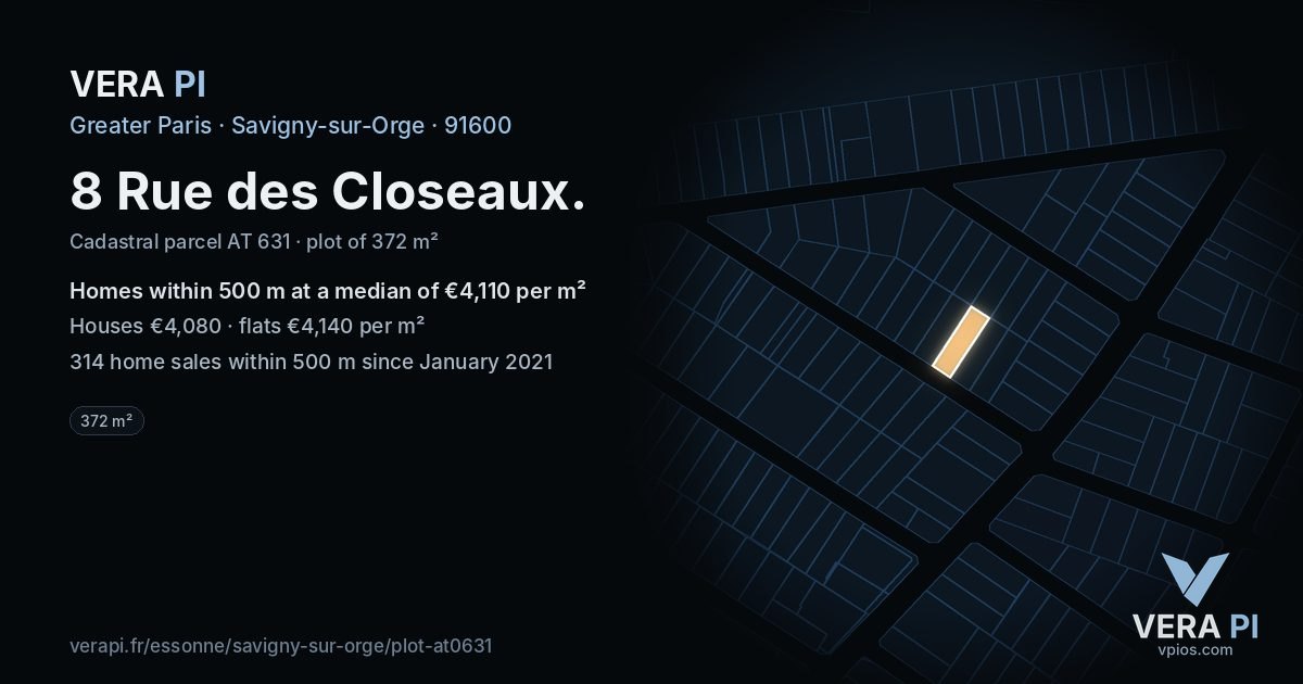 8 Rue des Closeaux, Savigny-sur-Orge at night – the plot lit, the parcels around coloured by the prices near them
