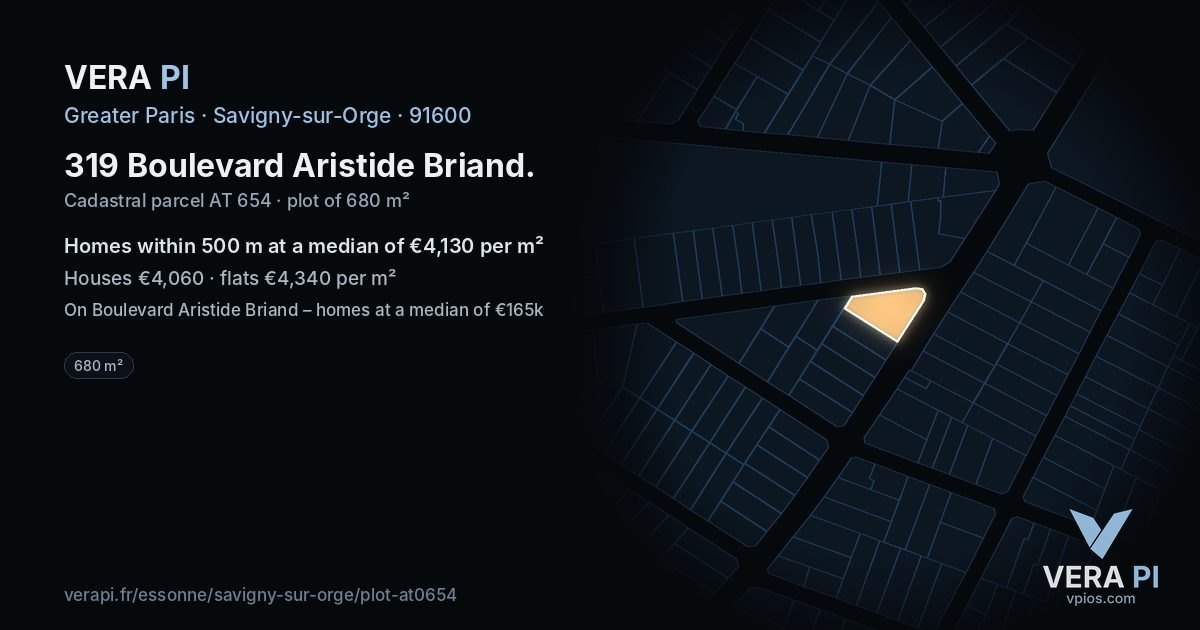 319 Boulevard Aristide Briand, Savigny-sur-Orge at night – the plot lit, the parcels around coloured by the prices near them