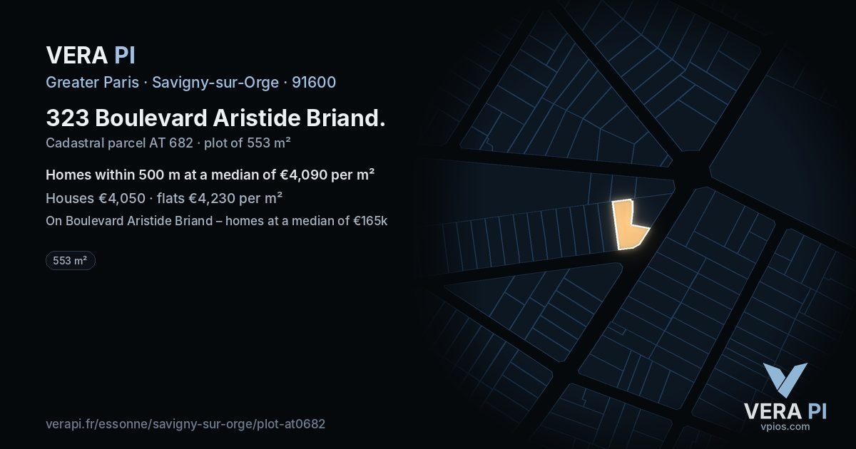 323 Boulevard Aristide Briand, Savigny-sur-Orge at night – the plot lit, the parcels around coloured by the prices near them