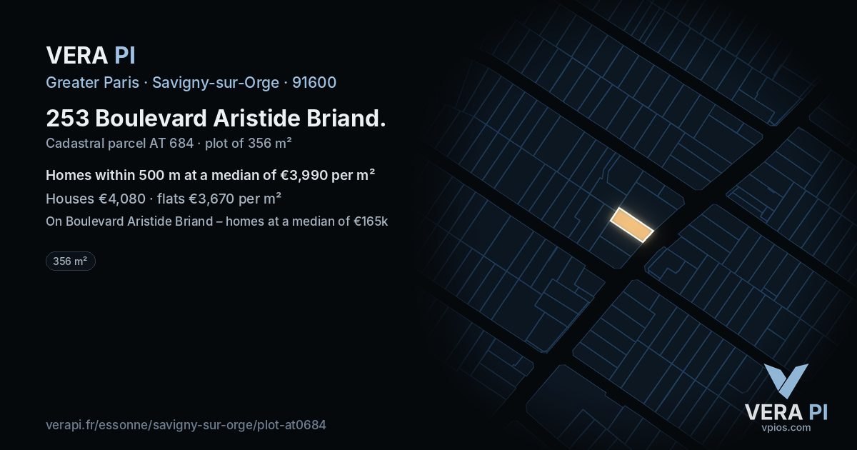 253 Boulevard Aristide Briand, Savigny-sur-Orge at night – the plot lit, the parcels around coloured by the prices near them