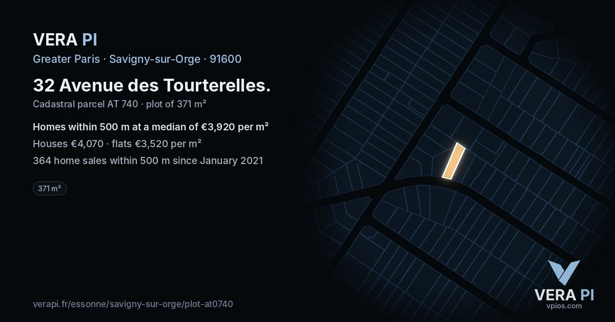 32 Avenue des Tourterelles, Savigny-sur-Orge at night – the plot lit, the parcels around coloured by the prices near them