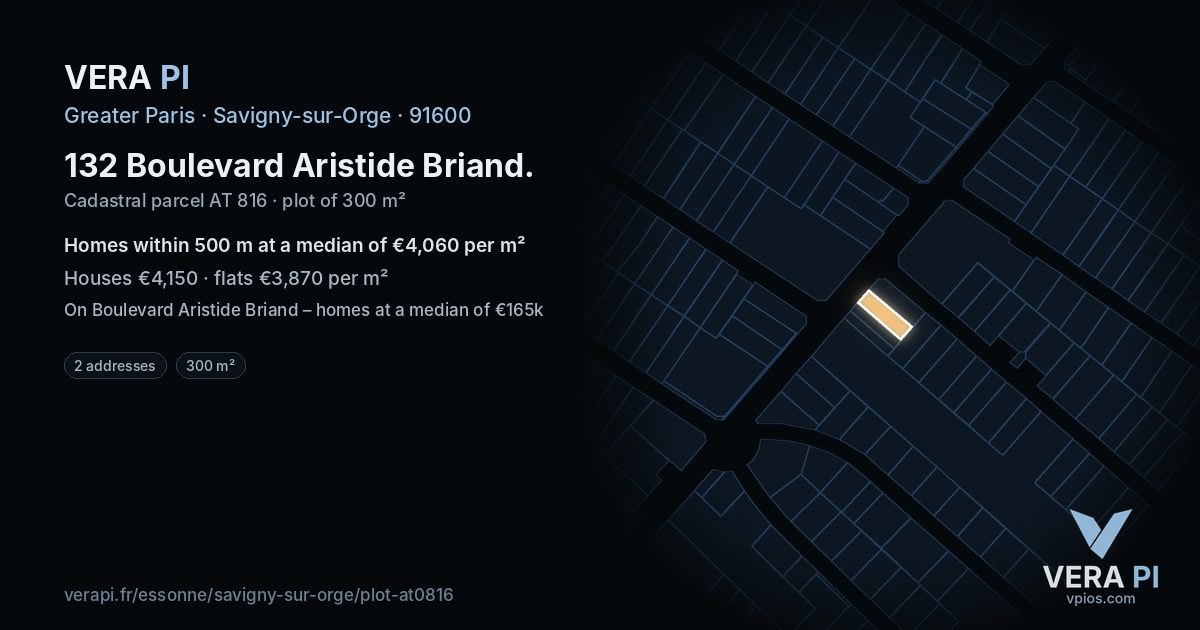 132 Boulevard Aristide Briand, Savigny-sur-Orge at night – the plot lit, the parcels around coloured by the prices near them
