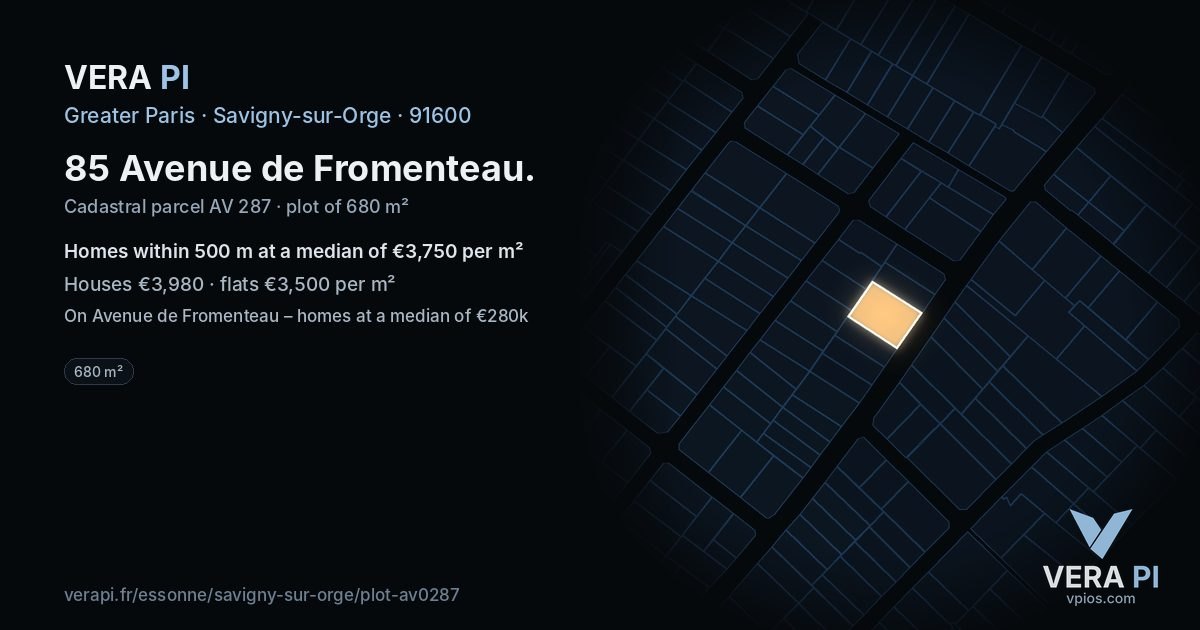 85 Avenue de Fromenteau, Savigny-sur-Orge at night – the plot lit, the parcels around coloured by the prices near them