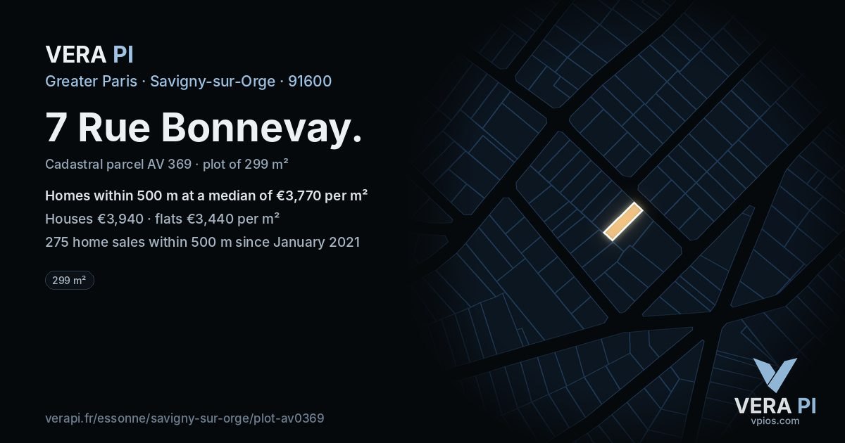 7 Rue Bonnevay, Savigny-sur-Orge at night – the plot lit, the parcels around coloured by the prices near them
