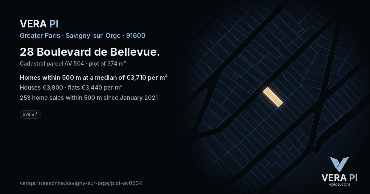 28 Boulevard de Bellevue, Savigny-sur-Orge at night – the plot lit, the parcels around coloured by the prices near them