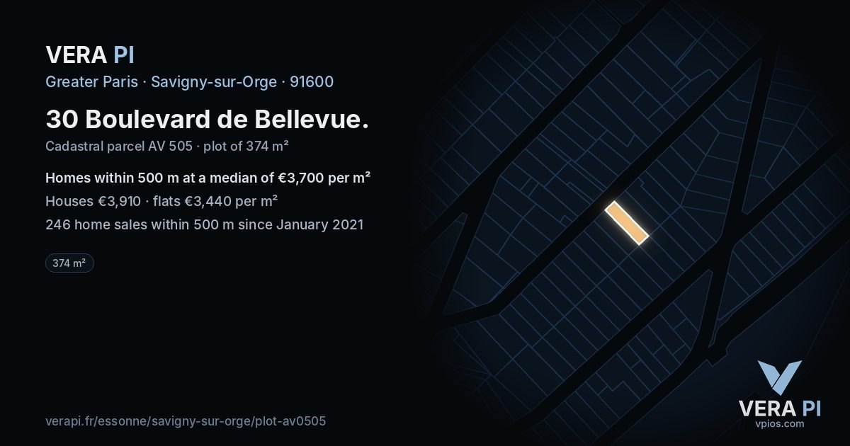30 Boulevard de Bellevue, Savigny-sur-Orge at night – the plot lit, the parcels around coloured by the prices near them