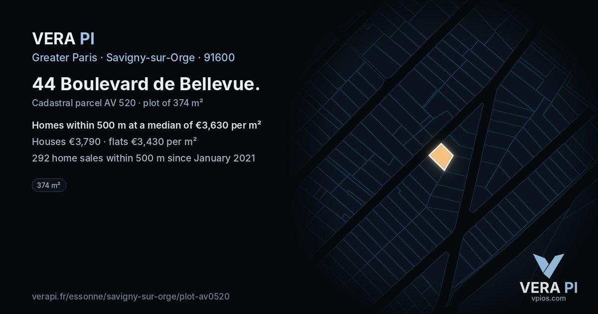 44 Boulevard de Bellevue, Savigny-sur-Orge at night – the plot lit, the parcels around coloured by the prices near them