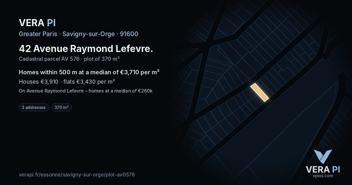 42 Avenue Raymond Lefevre, Savigny-sur-Orge at night – the plot lit, the parcels around coloured by the prices near them
