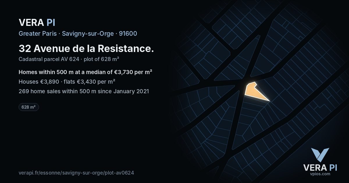 32 Avenue de la Resistance, Savigny-sur-Orge at night – the plot lit, the parcels around coloured by the prices near them