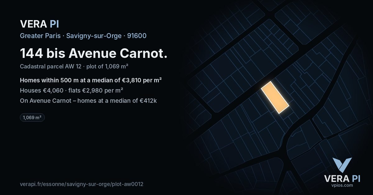 144 bis Avenue Carnot, Savigny-sur-Orge at night – the plot lit, the parcels around coloured by the prices near them