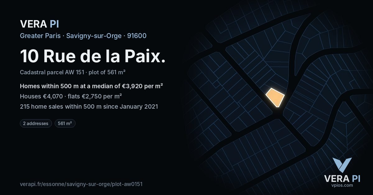 10 Rue de la Paix, Savigny-sur-Orge at night – the plot lit, the parcels around coloured by the prices near them
