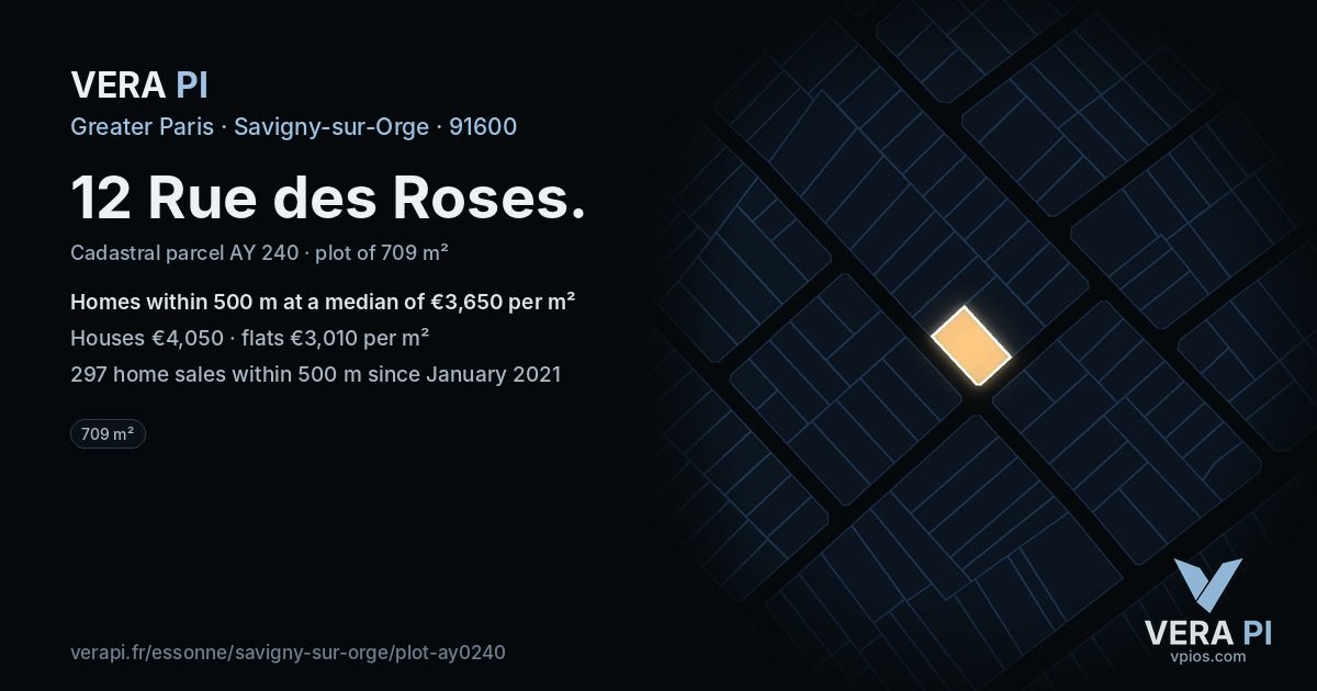12 Rue des Roses, Savigny-sur-Orge at night – the plot lit, the parcels around coloured by the prices near them