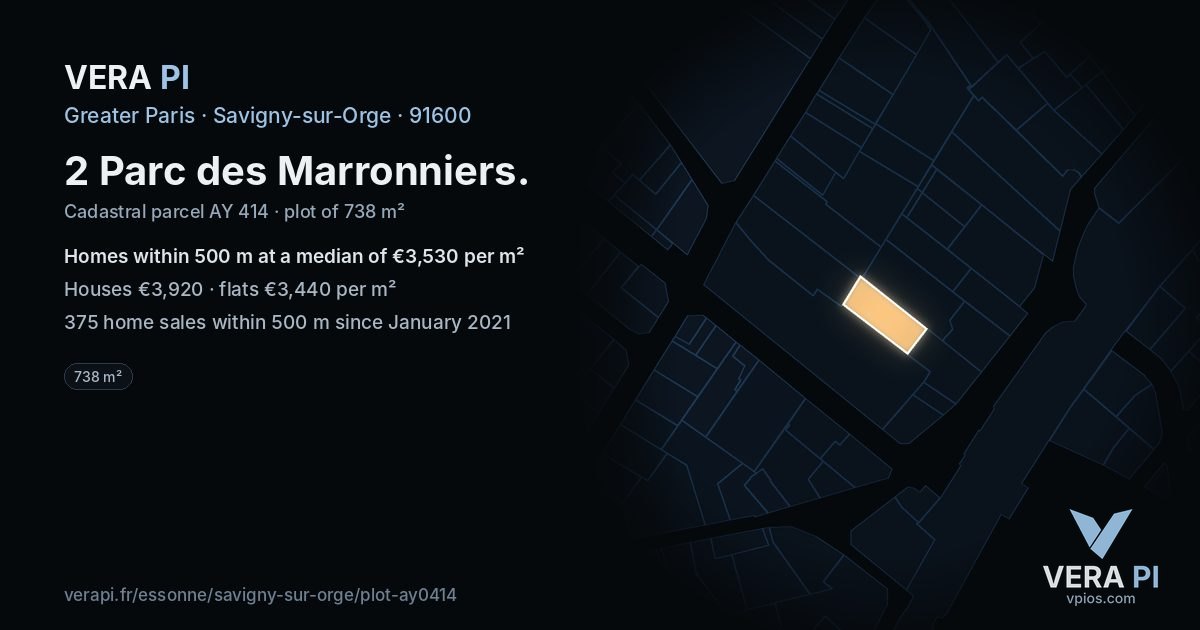 2 Parc des Marronniers, Savigny-sur-Orge at night – the plot lit, the parcels around coloured by the prices near them