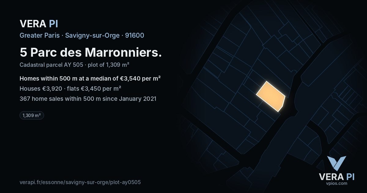 5 Parc des Marronniers, Savigny-sur-Orge at night – the plot lit, the parcels around coloured by the prices near them
