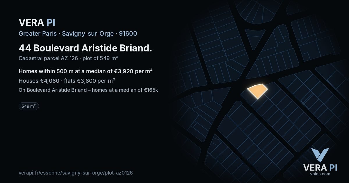 44 Boulevard Aristide Briand, Savigny-sur-Orge at night – the plot lit, the parcels around coloured by the prices near them