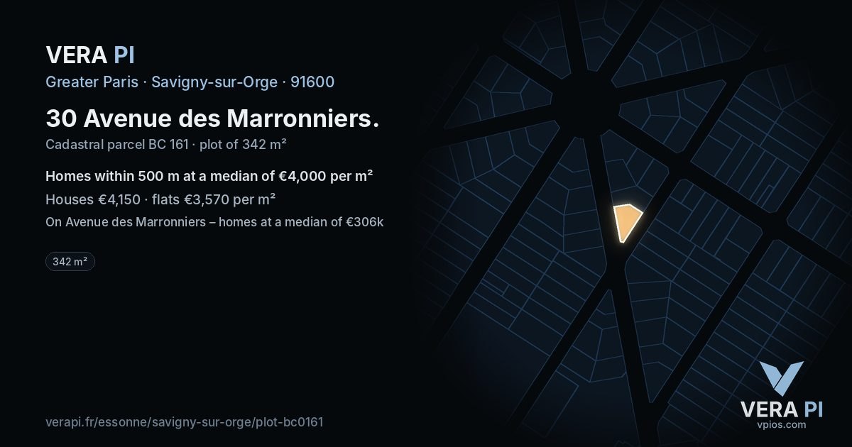 30 Avenue des Marronniers, Savigny-sur-Orge at night – the plot lit, the parcels around coloured by the prices near them