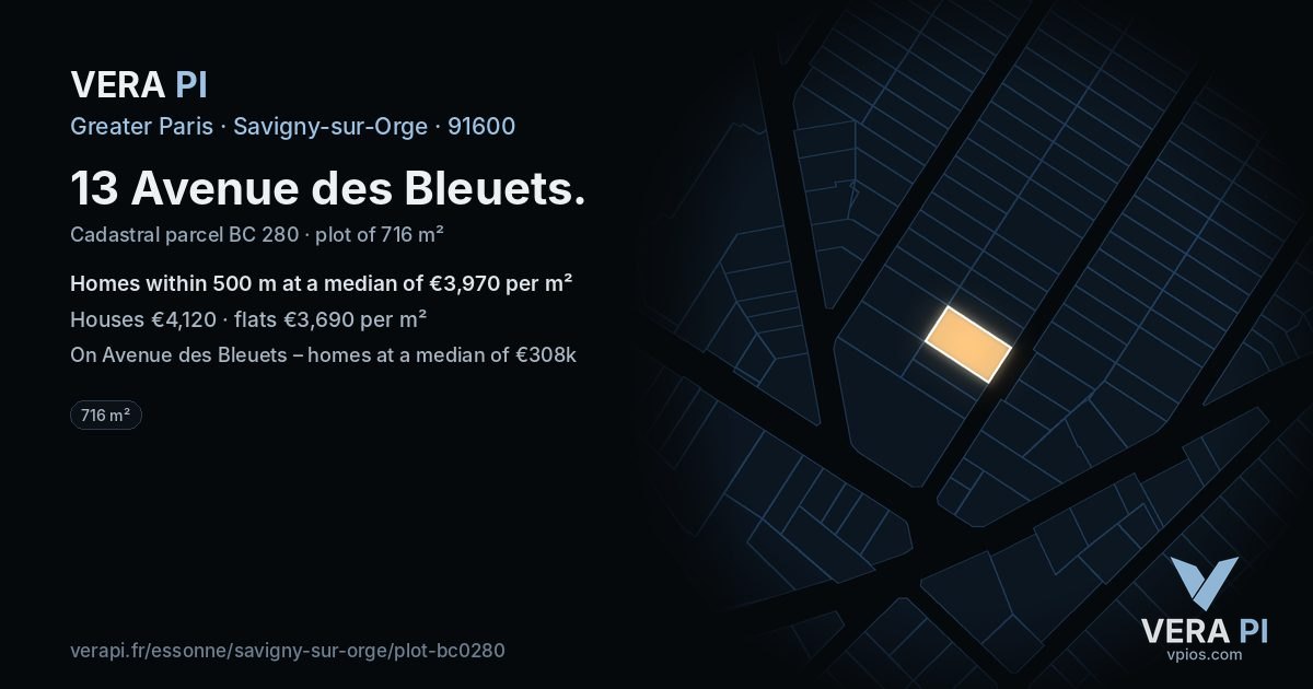 13 Avenue des Bleuets, Savigny-sur-Orge at night – the plot lit, the parcels around coloured by the prices near them