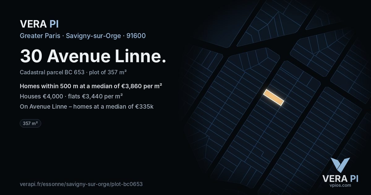 30 Avenue Linne, Savigny-sur-Orge at night – the plot lit, the parcels around coloured by the prices near them