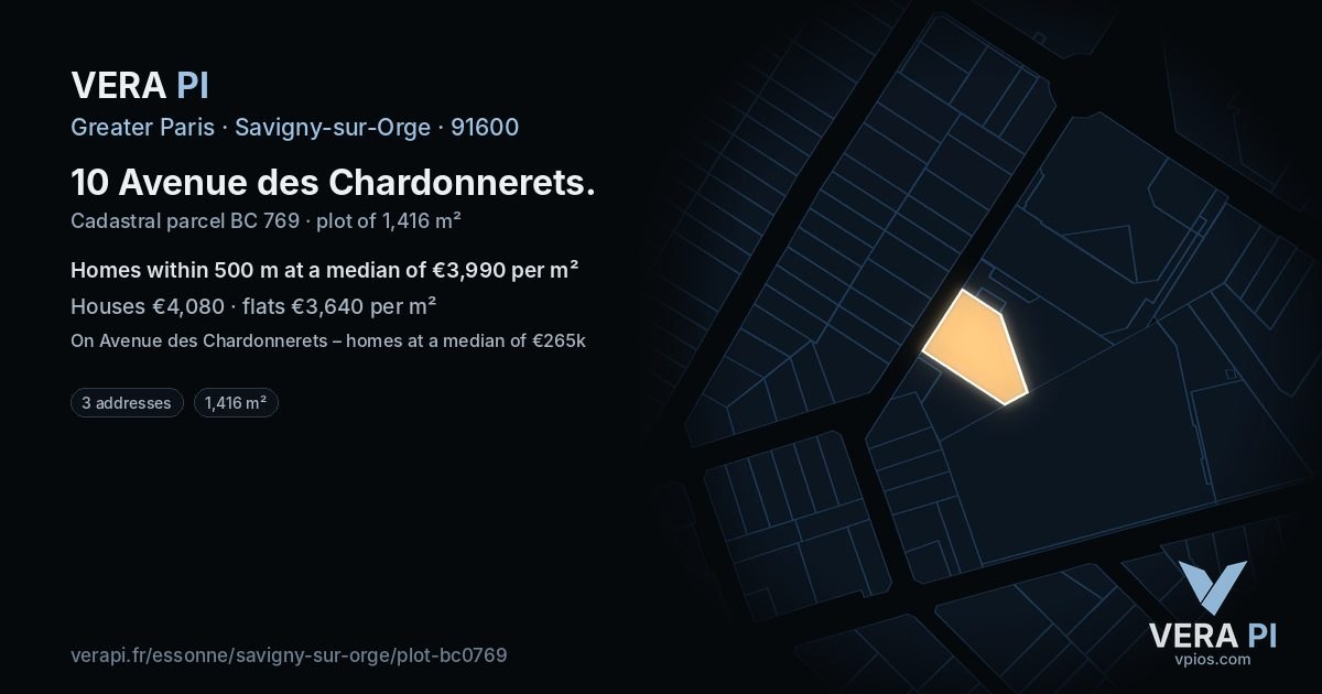 10 Avenue des Chardonnerets, Savigny-sur-Orge at night – the plot lit, the parcels around coloured by the prices near them