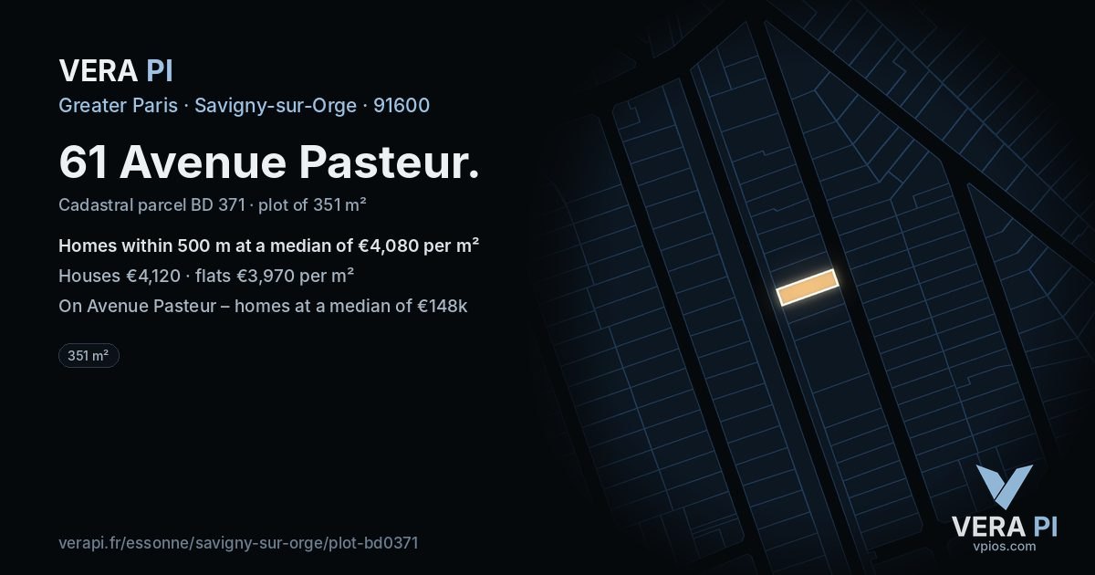 61 Avenue Pasteur, Savigny-sur-Orge at night – the plot lit, the parcels around coloured by the prices near them