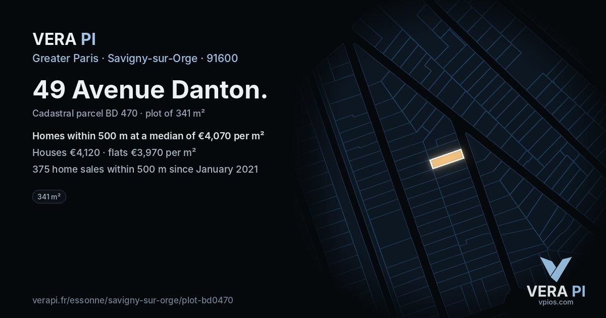 49 Avenue Danton, Savigny-sur-Orge at night – the plot lit, the parcels around coloured by the prices near them