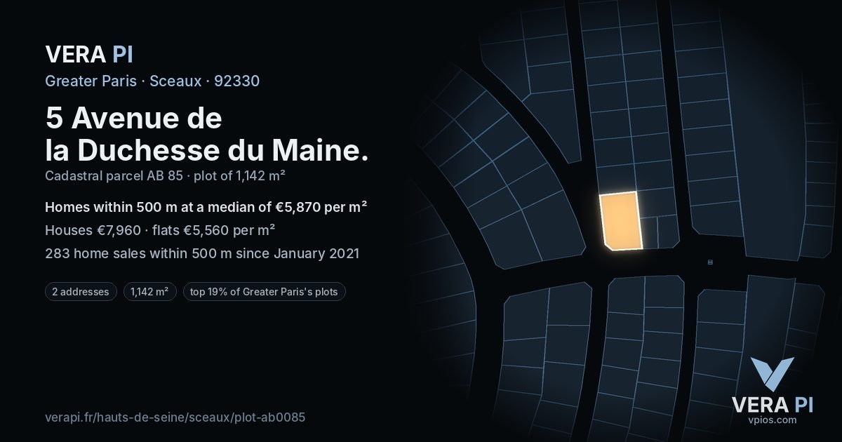 5 Avenue de la Duchesse du Maine, Sceaux at night – the plot lit, the parcels around coloured by the prices near them