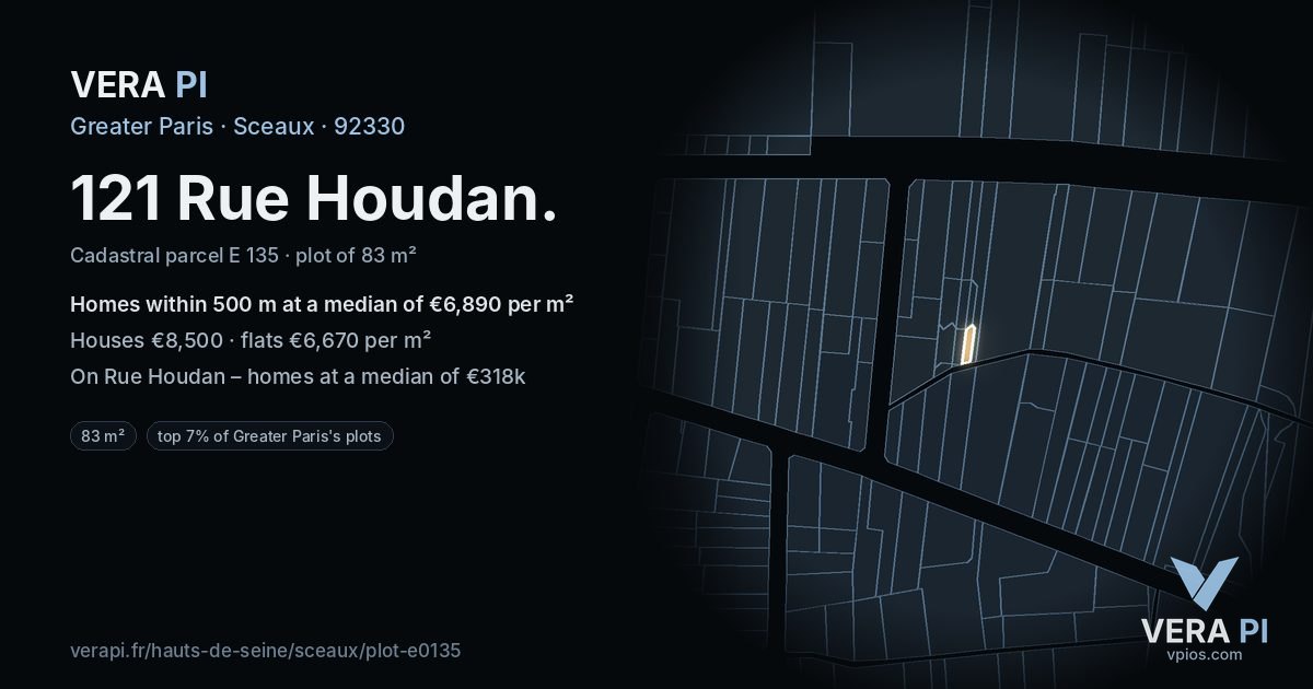 121 Rue Houdan, Sceaux at night – the plot lit, the parcels around coloured by the prices near them