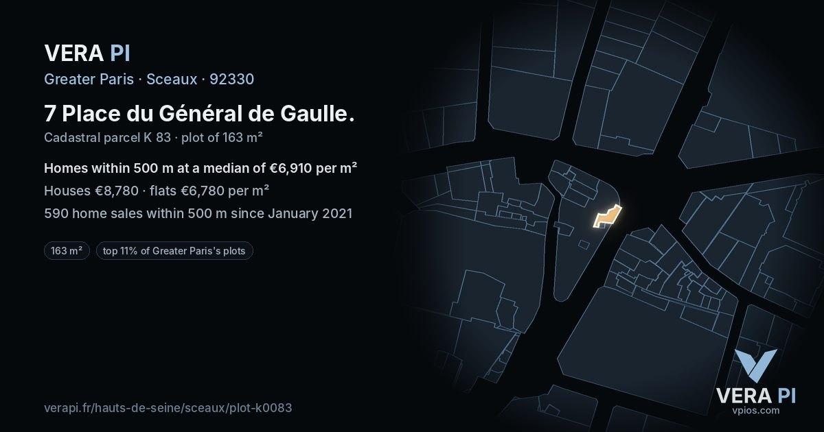 7 Place du Général de Gaulle, Sceaux at night – the plot lit, the parcels around coloured by the prices near them
