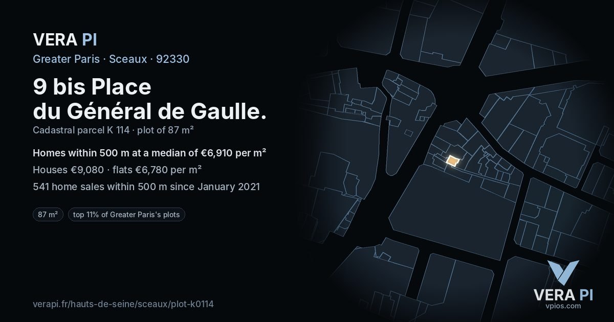 9 bis Place du Général de Gaulle, Sceaux at night – the plot lit, the parcels around coloured by the prices near them
