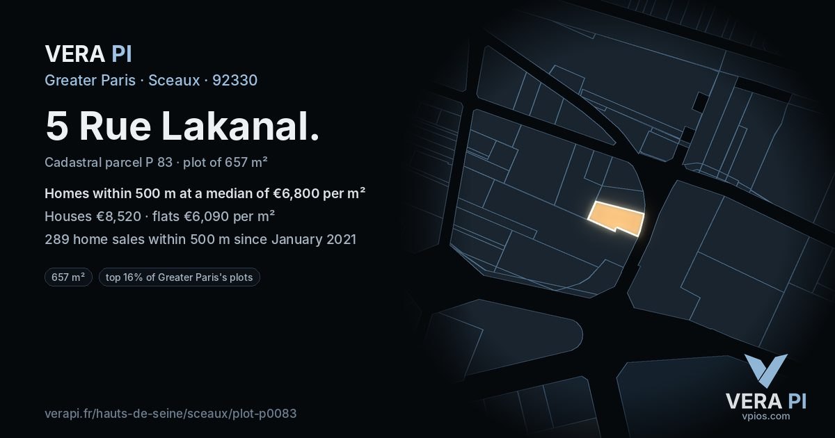 5 Rue Lakanal, Sceaux at night – the plot lit, the parcels around coloured by the prices near them