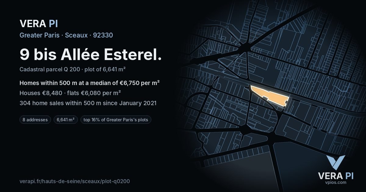 9 bis Allée Esterel, Sceaux at night – the plot lit, the parcels around coloured by the prices near them