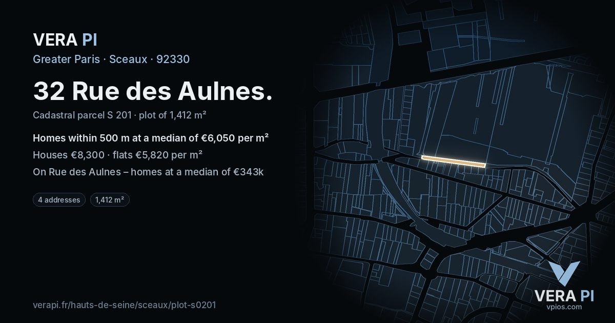 32 Rue des Aulnes, Sceaux at night – the plot lit, the parcels around coloured by the prices near them