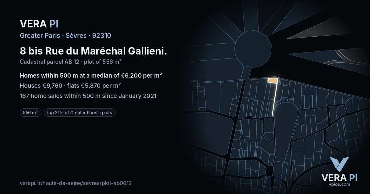 8 bis Rue du Maréchal Gallieni, Sèvres at night – the plot lit, the parcels around coloured by the prices near them
