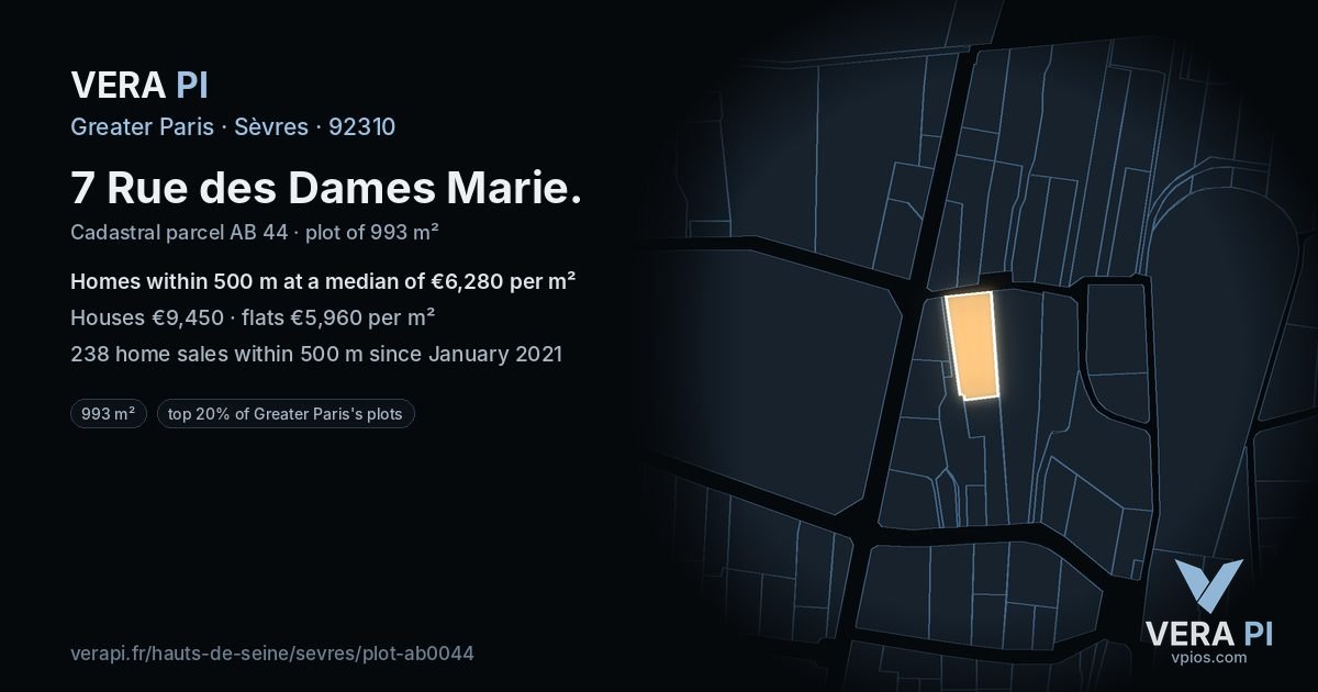 7 Rue des Dames Marie, Sèvres at night – the plot lit, the parcels around coloured by the prices near them