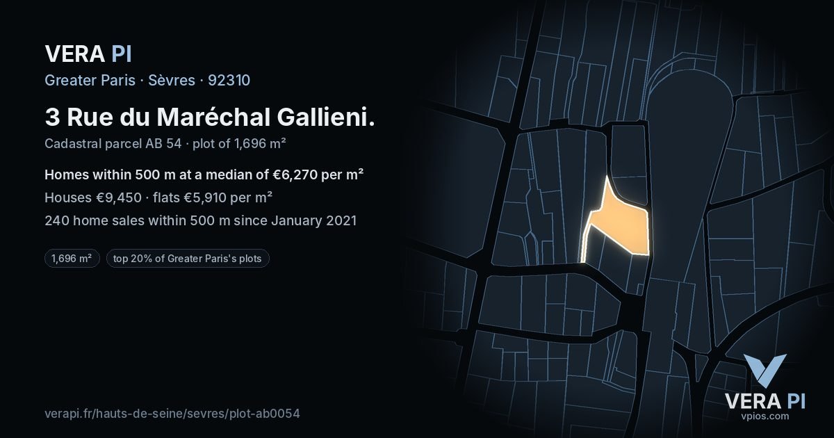 3 Rue du Maréchal Gallieni, Sèvres at night – the plot lit, the parcels around coloured by the prices near them