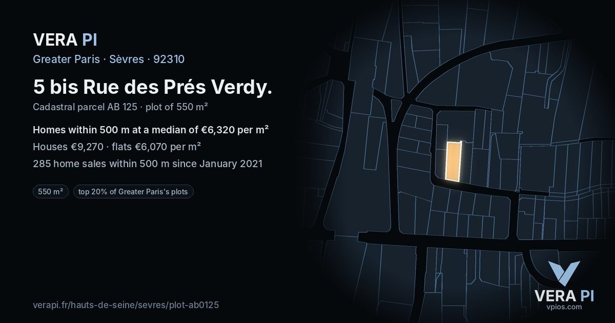 5 bis Rue des Prés Verdy, Sèvres at night – the plot lit, the parcels around coloured by the prices near them