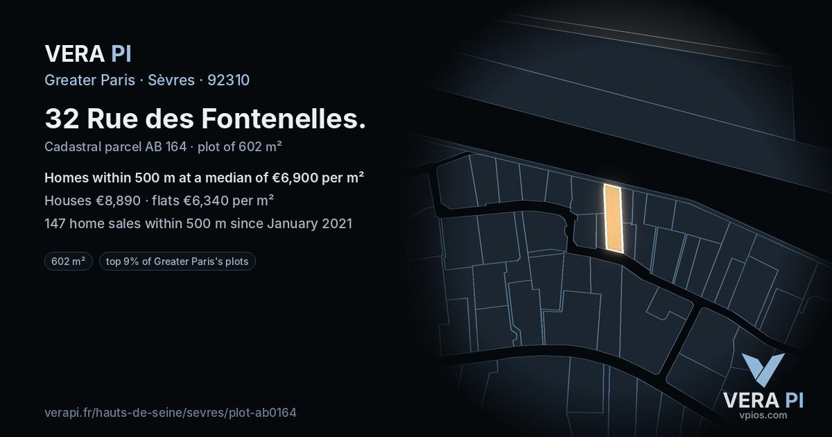 32 Rue des Fontenelles, Sèvres at night – the plot lit, the parcels around coloured by the prices near them