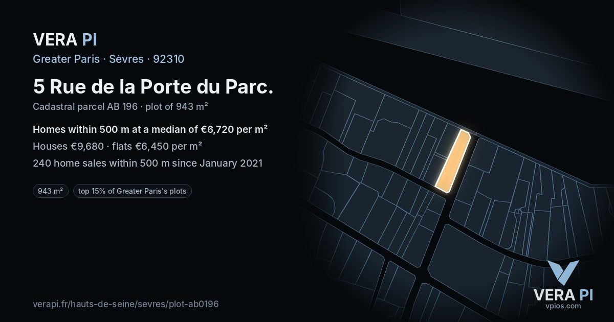 5 Rue de la Porte du Parc, Sèvres at night – the plot lit, the parcels around coloured by the prices near them