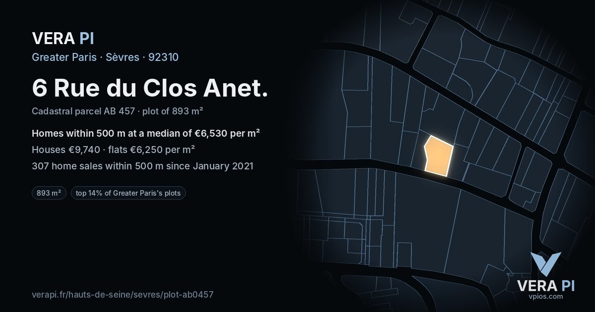 6 Rue du Clos Anet, Sèvres at night – the plot lit, the parcels around coloured by the prices near them