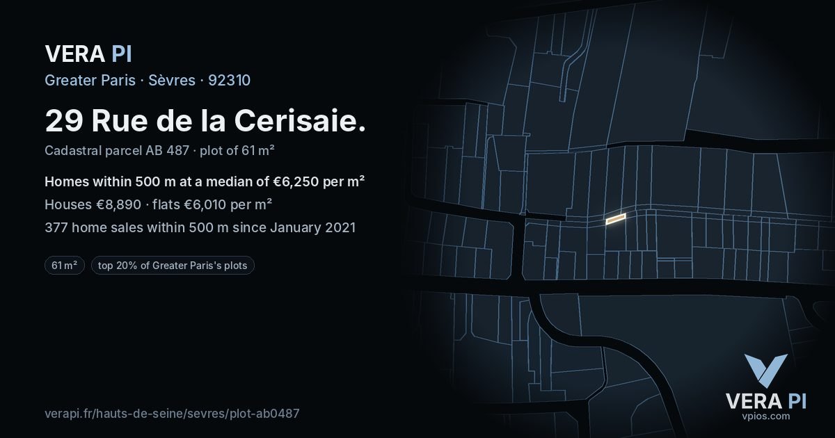 29 Rue de la Cerisaie, Sèvres at night – the plot lit, the parcels around coloured by the prices near them