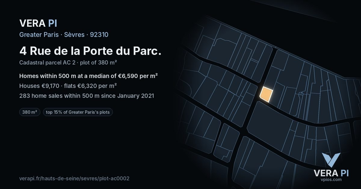 4 Rue de la Porte du Parc, Sèvres at night – the plot lit, the parcels around coloured by the prices near them