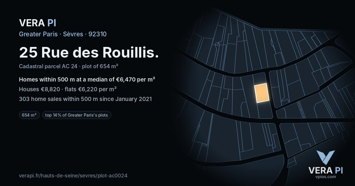 25 Rue des Rouillis, Sèvres at night – the plot lit, the parcels around coloured by the prices near them
