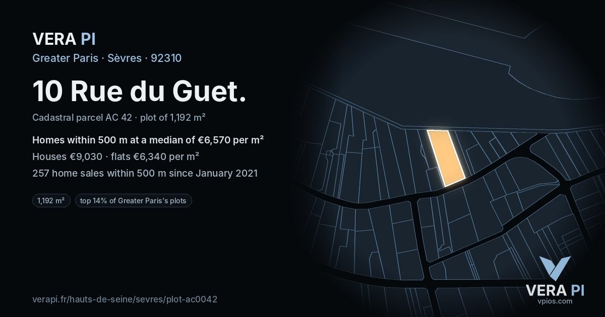10 Rue du Guet, Sèvres at night – the plot lit, the parcels around coloured by the prices near them