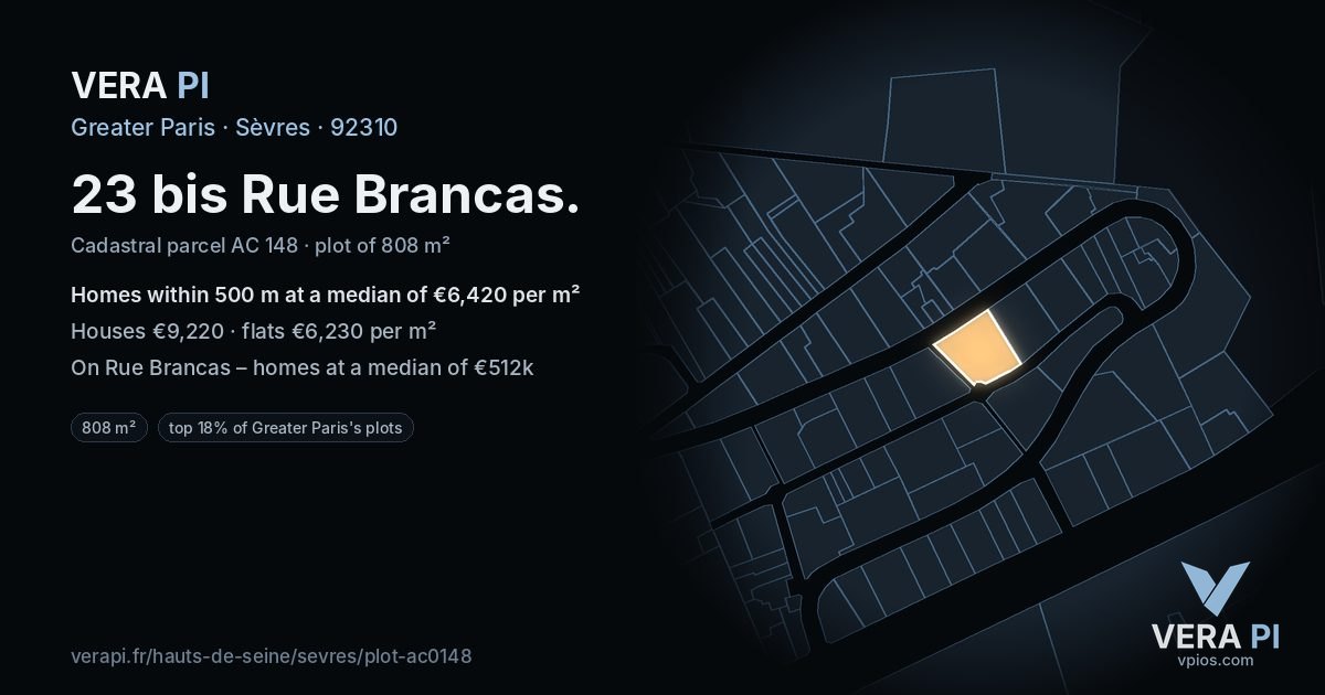 23 bis Rue Brancas, Sèvres at night – the plot lit, the parcels around coloured by the prices near them